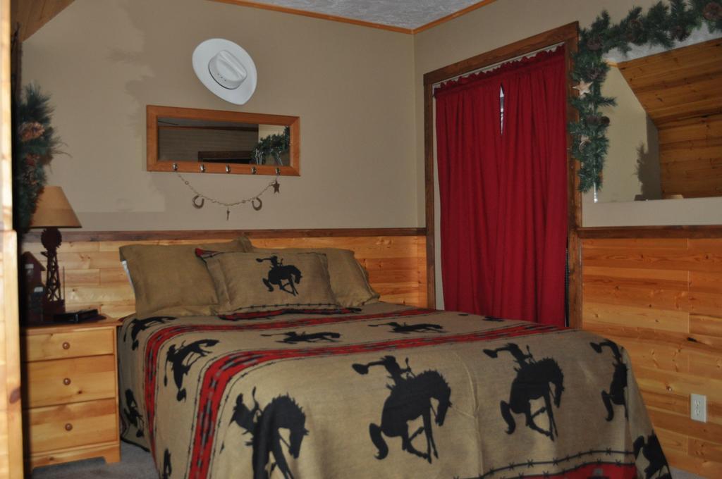 Rocky Ridge Country Lodge Mountain View Room photo